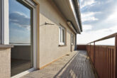 Wohnen mit Ausblick: 4 ZKB Wohnung mit Balkon, 2 Stellplätze & Keller in idyllischer Hanglage - Balkon