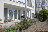 Hochwertige 2 ZKB Wohnung mit Terrasse, kleinem Garten & TG-Stellplatz in der Panoramastraße - Terrasse