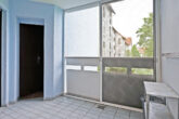 Gemütliche 3 ZKB Wohnung im Hochparterre mit Einbauküche, Balkon und Blick ins Grüne - Balkon 2. Ansicht