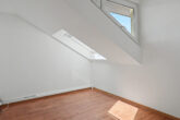 Wohn(t)raum auf zwei Ebenen - außergewöhnliche 5 ZKB Wohnung mit EBK, Sauna, Solarium & 2 Balkonen - DG Arbeitszimmer