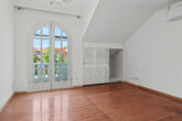 Wohn(t)raum auf zwei Ebenen - außergewöhnliche 5 ZKB Wohnung mit EBK, Sauna, Solarium & 2 Balkonen - OG Schlafzimmer
