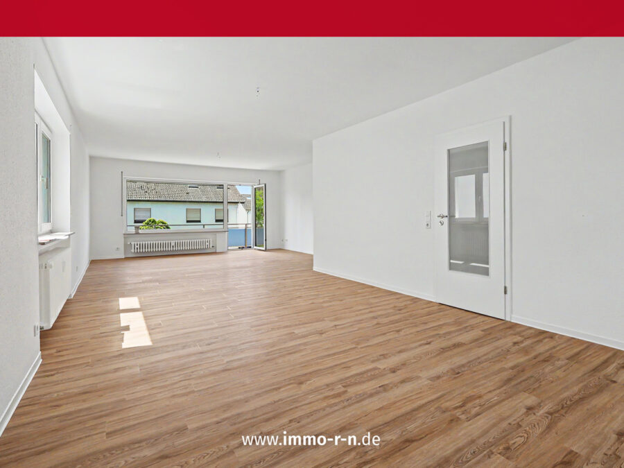 Frisch sanierte & geräumige 4 ZKB Wohnung mit großem Balkon in bevorzugter Wohnlage von Hockenheim, 68766 Hockenheim, Etagenwohnung