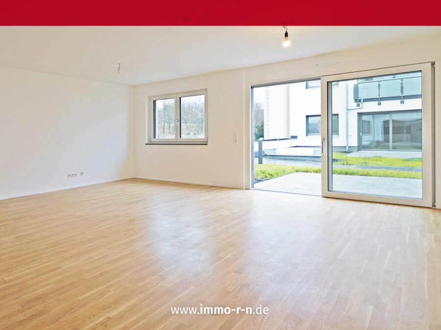 Neubau – 2. Bezug: Lichtdurchflutete 2,5 ZKB Wohnung mit EBK, Terrasse & TG-Stellplatz, 76337 Waldbronn / Reichenbach, Etagenwohnung