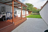 Familienidylle in Oberhausen – Haus mit schönem Garten & Terrasse - Terrasse und Garten