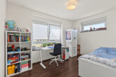 Hochwertiges Wohnen in Neuhermsheim – Moderne 4 ZKB Wohnung mit Balkon, Einbauküche & Stellplatz - Kinderzimmer