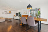 Hochwertiges Wohnen in Neuhermsheim – Moderne 4 ZKB Wohnung mit Balkon, Einbauküche & Stellplatz - Wohn-Essbereich