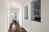 Hochwertiges Wohnen in Neuhermsheim – Moderne 4 ZKB Wohnung mit Balkon, Einbauküche & Stellplatz - Diele