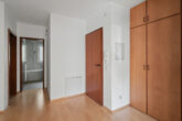 Geräumige & lichtdurchflutete 3 ZKB Wohnung mit EBK, Balkon, frisch saniertem Bad und Stellplatz - Diele