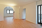 Attraktive 4,5 ZKB Wohnung mit Balkon in ruhiger Wohnlage - Esszimmer mit anliegendem Wohnzimmer