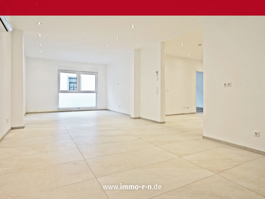 *** Kernsanierte 3 ZKB EG-Wohnung mit Terrasse, Garten & Stellplatz im Herzen von Hockenheim ***, 68766 Hockenheim, Erdgeschosswohnung