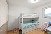 NUR MIT WBS & 3 Pers. - NEUBAU/ZWEITBEZUG: 3,5 ZKB Wohnung mit Terrasse, Garten & TG-Stellplatz - Kinderzimmer