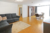 Neuwertige 3 ZKB Wohnung mit exklusiver EBK, Kochinsel, sonnigem Balkon, Carport uvm. - Wohn-Essbereich 3. Ansicht