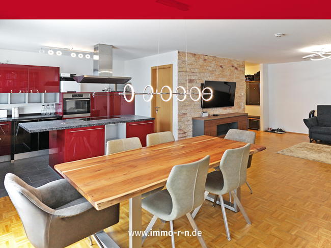 Neuwertige 3 ZKB Wohnung mit exklusiver EBK, Kochinsel, sonnigem Balkon, Carport uvm., 68809 Neulußheim, Etagenwohnung