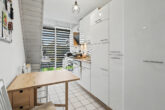 Besonderes Wohngefühl: 3 ZKB Maisonettewohnung mit Dachstudio, 2 Balkonen & TG-Stellplatz - Küche