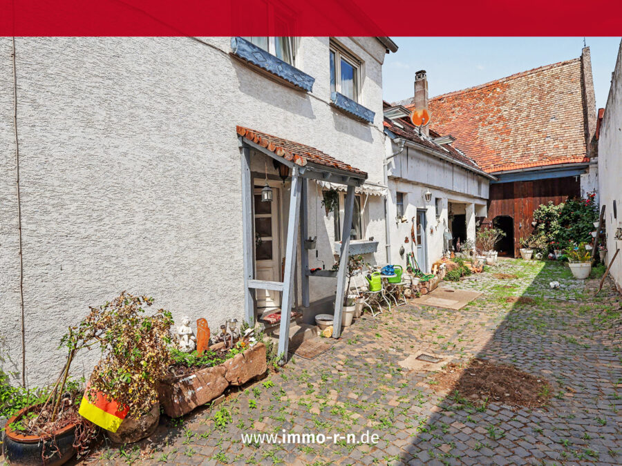 Großzügiges Grundstück mit 2 Wohneinheiten & Scheune – vielseitig nutzbar, 64683 Einhausen, Zweifamilienhaus